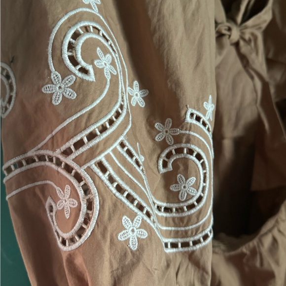 Express Tan with White Embroidery Design and Cut-Out Back with Tie | Size XL - Picture 6 of 8